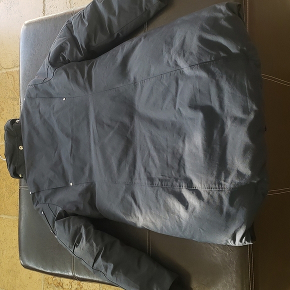 Moose Knuckles Women's Stirling Parka - Picture 13 of 13